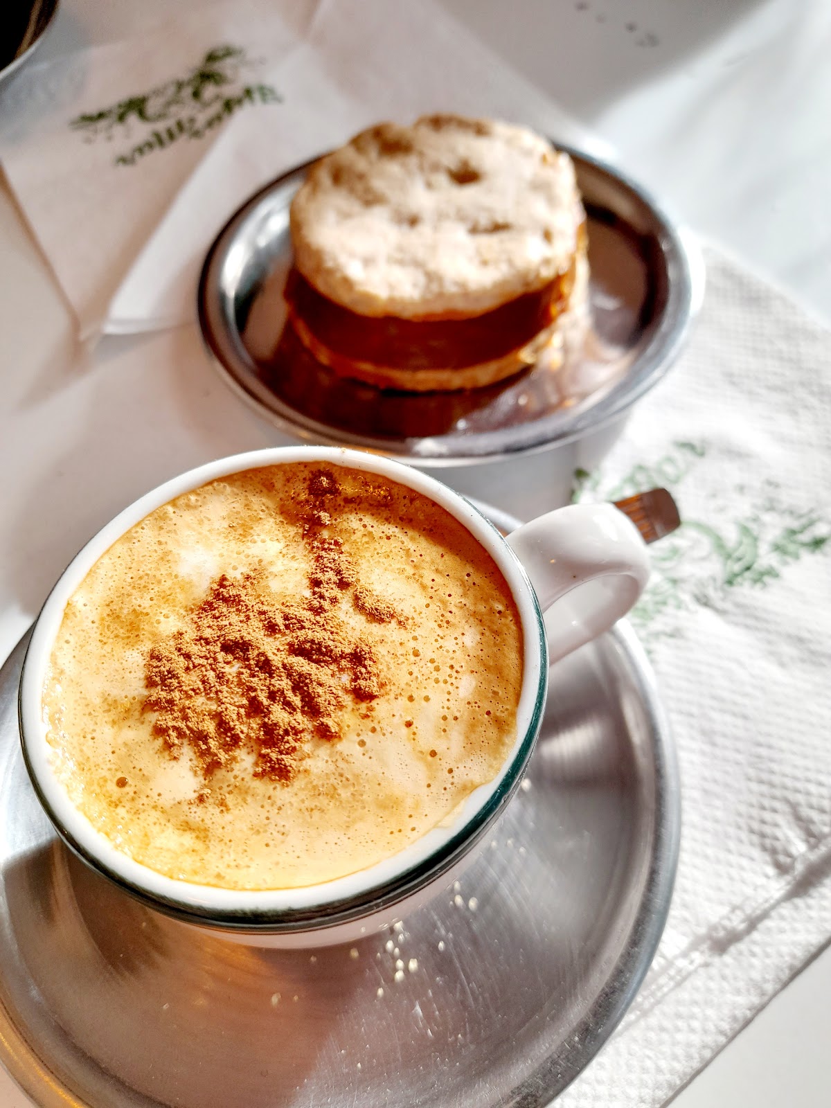 Cappuccino y budín